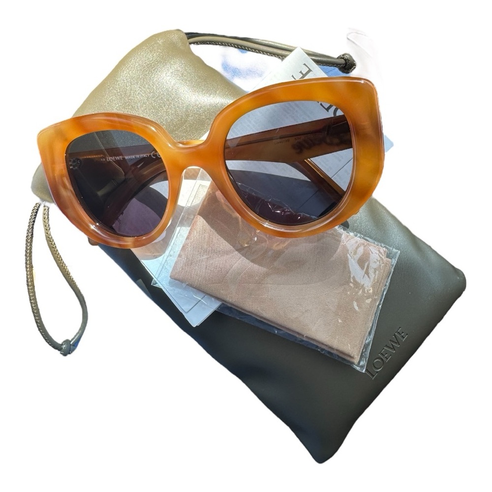 Loewe Curvy Butterfly Sunglasses - color blonde Havana new with case/lens cloth - Picture 8 of 8